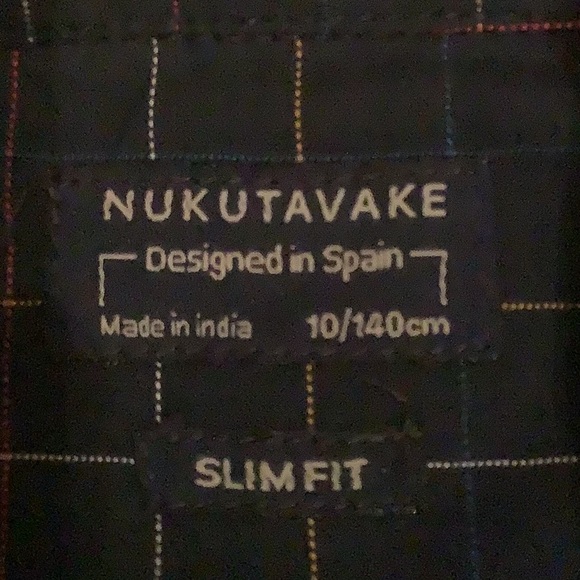 Nukatavake button shirt ages 10, 140 cm - Picture 3 of 3